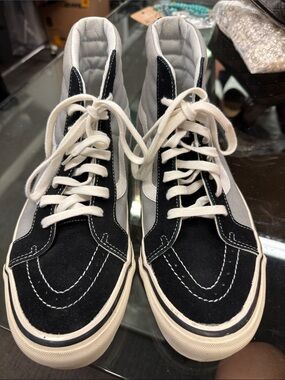 Vans Men's High-Top Skate Sneakers in Black and White